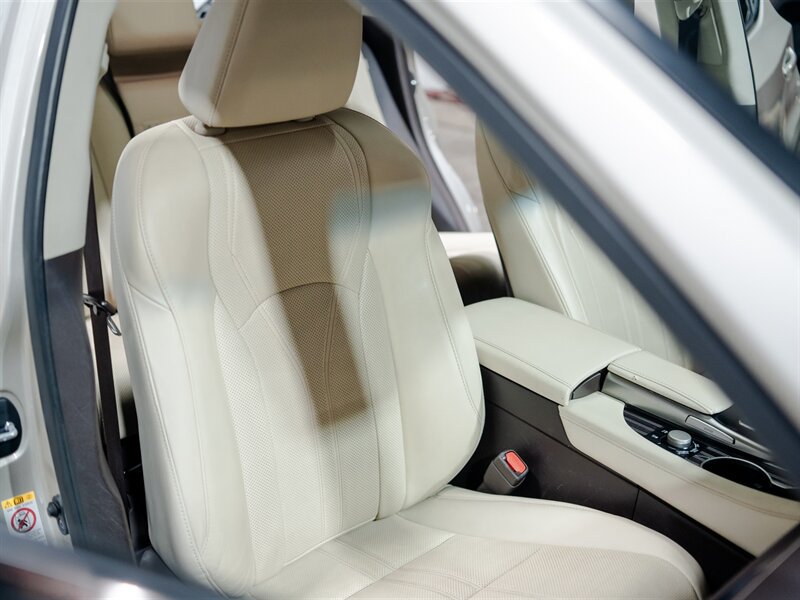 Used 2018 Lexus RX 450h AWD w/ Luxury Package image 24