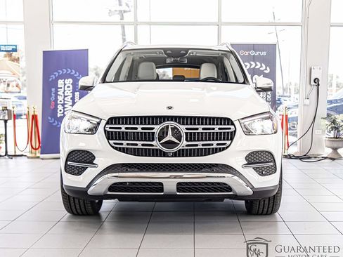 Used 2025 Mercedes-Benz GLE 450e 4MATIC w/ Driver Assistance Package image 2