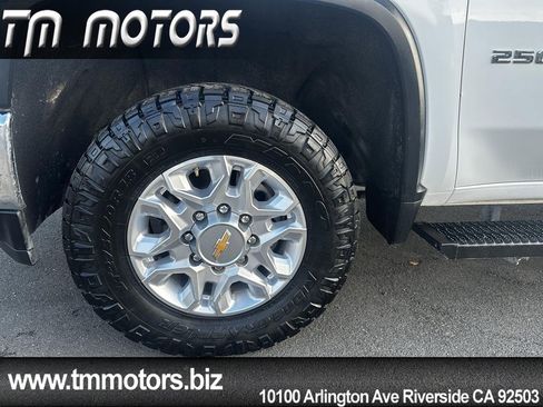 Used 2022 Chevrolet Silverado 2500 LT w/ Convenience Package image 10