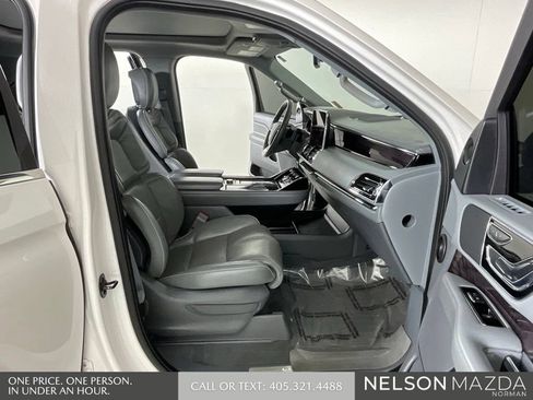 Used 2019 Lincoln Navigator L Select RWD image 14
