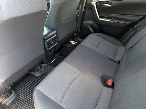 Used 2020 Toyota RAV4 XLE w/ Carpet Mat Package FWD image 10