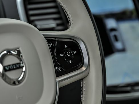 Used 2025 Volvo XC90 T8 Plus w/ Protection Package Premier image 36