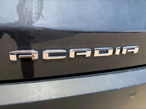 Used 2020 GMC Acadia SLT w/ Driver Alert Package II FWD image 33