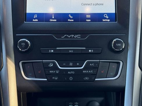 Used 2020 Ford Fusion SEL image 25