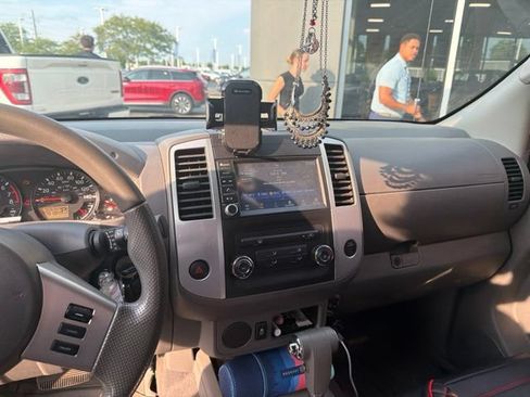 Used 2019 Nissan Frontier SV RWD image 6