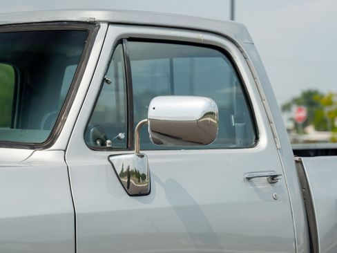 Used 1991 Dodge D/W Truck 350 image 11