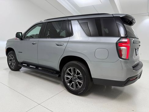 Used 2023 Chevrolet Tahoe Z71 w/ Luxury Package AWD/4WD image 4