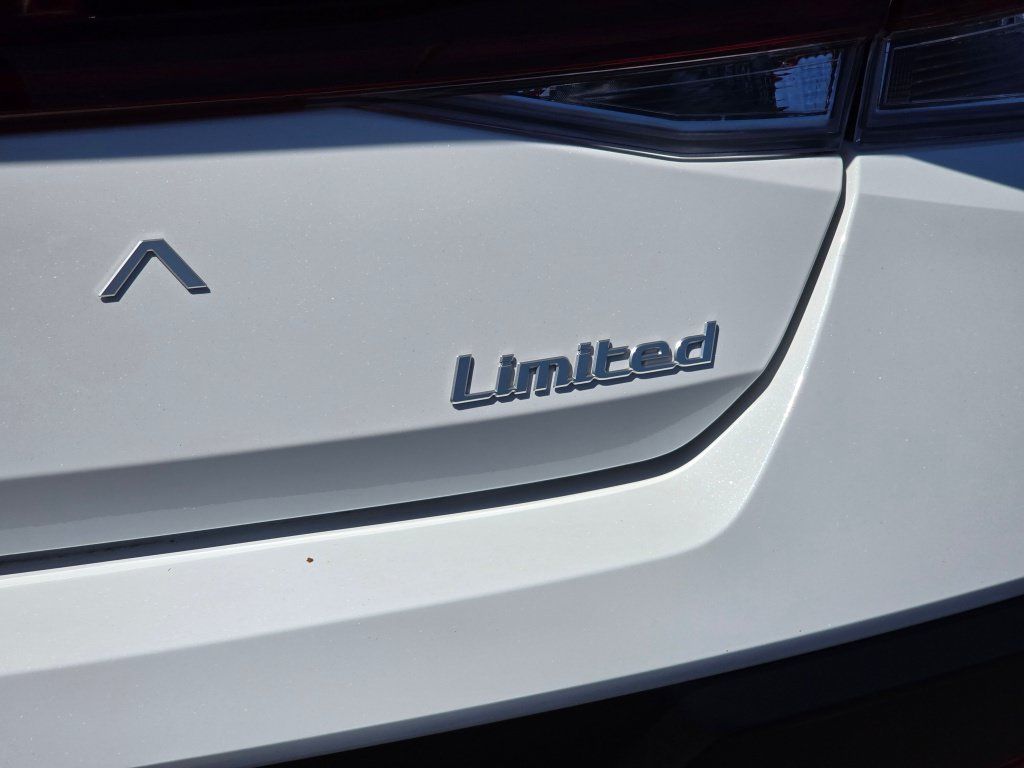 New 2026 Hyundai Elantra Limited FWD image 15