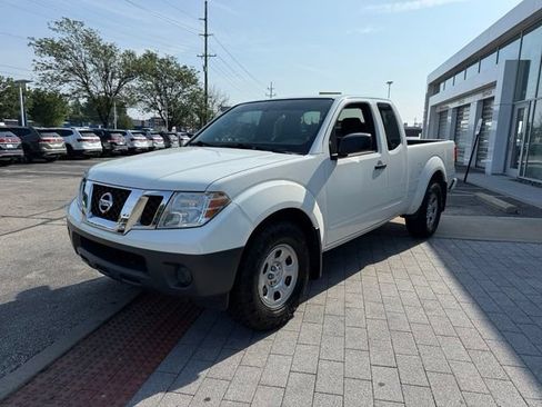 Used 2021 Nissan Frontier S RWD image 3