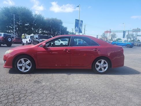 Used 2013 Toyota Camry SE image 4