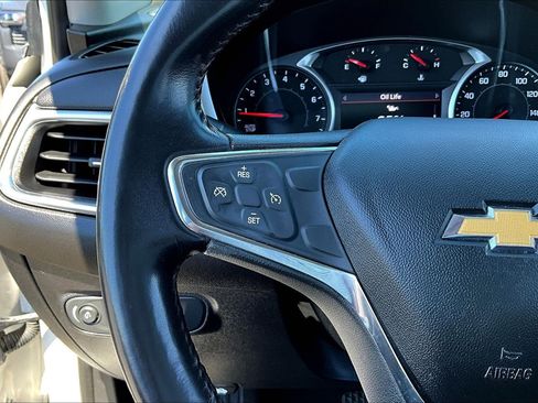 Used 2019 Chevrolet Equinox LT w/ Sun & Navigation Package FWD image 11