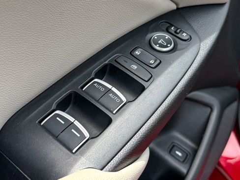 Used 2018 Honda Accord LX image 17