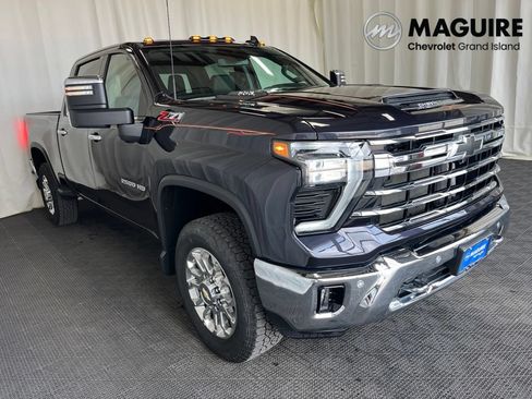Used 2024 Chevrolet Silverado 2500 LTZ w/ LTZ Plus Package AWD/4WD image 29