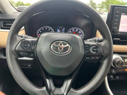 Used 2021 Toyota RAV4 XLE w/ Convenience Package FWD image 53