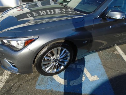 Used 2020 INFINITI Q50 Luxe w/ Essential Package (3.0T Luxe) image 10