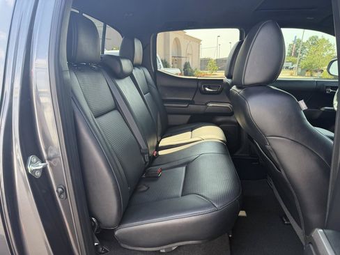 Used 2019 Toyota Tacoma Limited RWD image 16