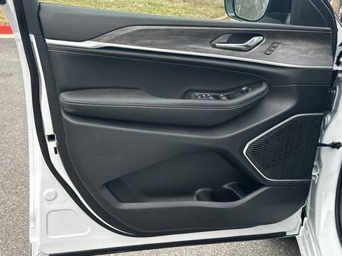 New 2026 Jeep Grand Cherokee Limited image 10