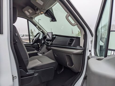 Used 2024 Ford Transit 350 XLT image 33