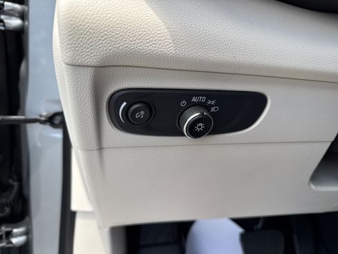 Used 2023 Buick Envision Essence AWD/4WD image 16