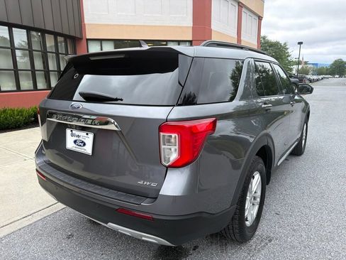 Used 2022 Ford Explorer XLT w/ Equipment Group 202A AWD/4WD image 7