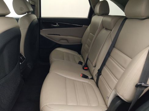 Used 2020 Kia Sorento EX FWD image 18