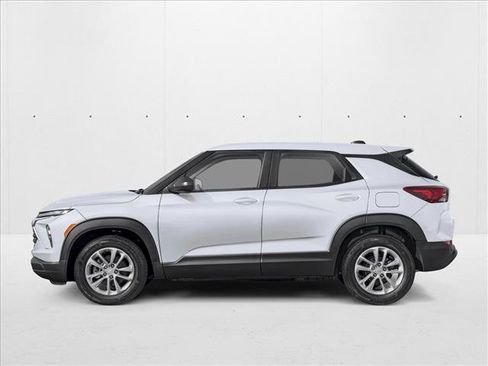 New 2026 Chevrolet TrailBlazer RS w/ Convenience Package FWD image 3