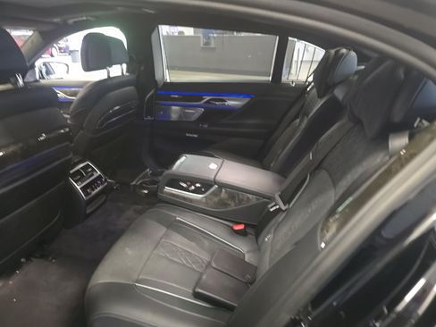 Used 2018 BMW M760i xDrive AWD/4WD image 8