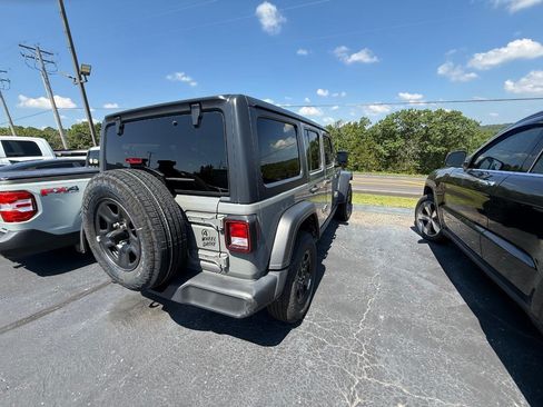 Used 2021 Jeep Wrangler Unlimited Sport AWD/4WD image 9