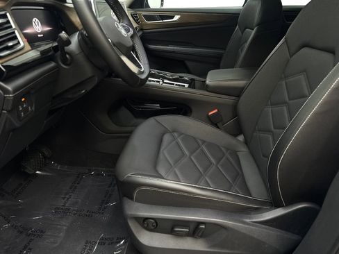Used 2024 Volkswagen Atlas SE w/ Panoramic Sunroof Package AWD/4WD image 27