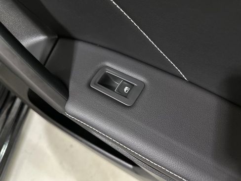 Certified 2024 Volkswagen Tiguan SE R-Line image 39