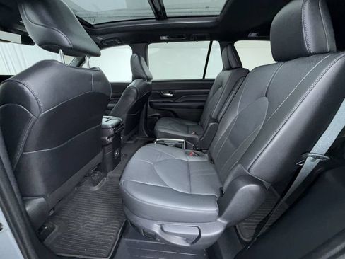 Certified 2025 Toyota Grand Highlander AWD Hybrid image 16
