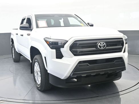 Used 2024 Toyota Tacoma SR AWD/4WD image 9