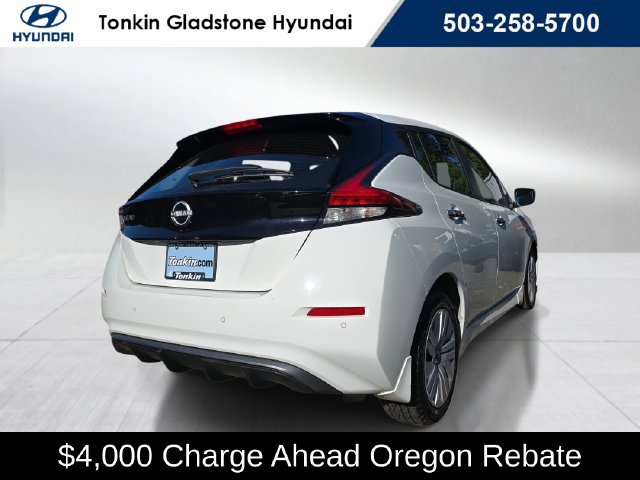 Used 2025 Nissan Leaf S FWD image 3