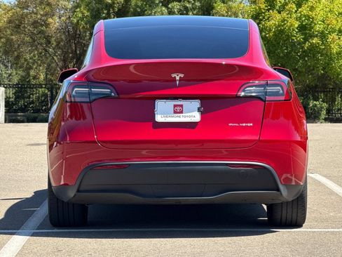 Used 2023 Tesla Model Y Long Range AWD/4WD image 5
