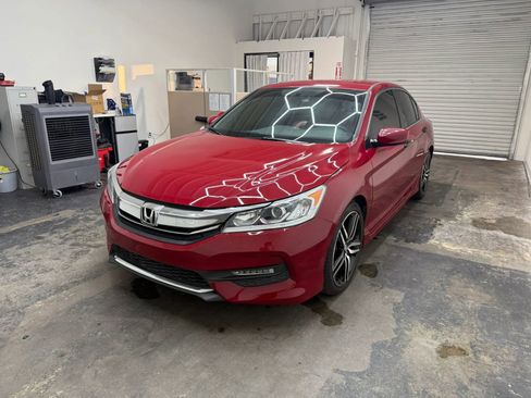 Used 2017 Honda Accord Sport image 4