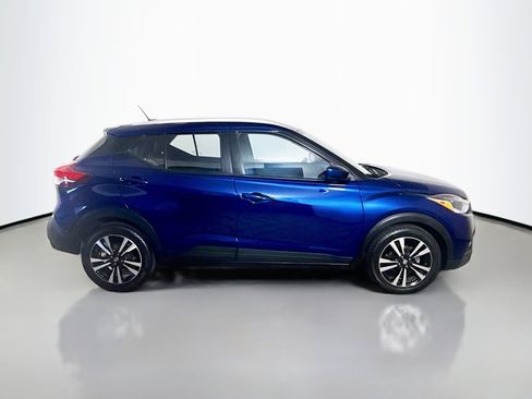 Used 2018 Nissan Kicks SV image 11