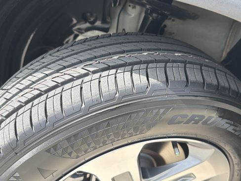 Used 2025 Honda Pilot EX-L image 12