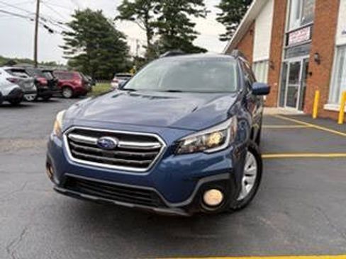 Used 2019 Subaru Outback 2.5i Premium AWD/4WD image 3