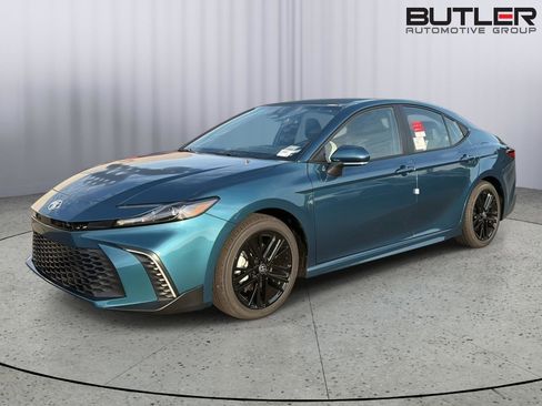 New 2026 Toyota Camry SE FWD image 2