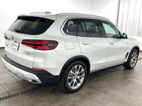 Used 2026 BMW X5 xDrive50e w/ Premium Package AWD/4WD image 5