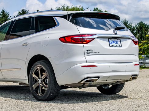 Used 2021 Buick Enclave Avenir w/ Avenir Technology Package AWD/4WD image 42