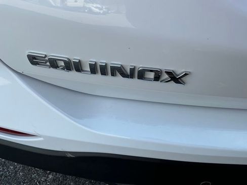 Used 2023 Chevrolet Equinox Premier AWD/4WD image 4