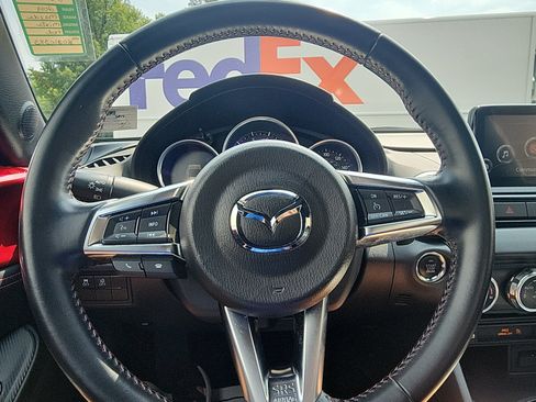 Used 2019 MAZDA MX-5 Miata RF Grand Touring RWD image 15