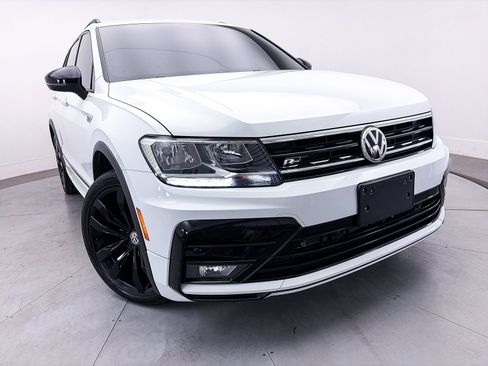 Used 2021 Volkswagen Tiguan SE R-Line FWD image 2