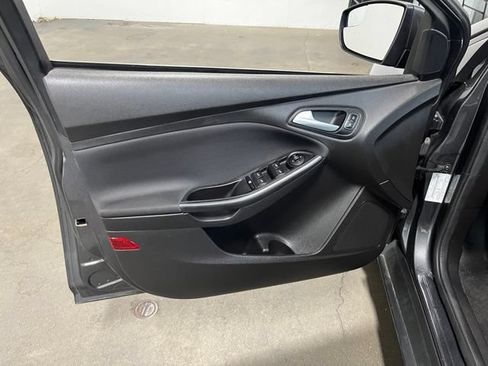 Used 2018 Ford Focus SEL FWD image 25