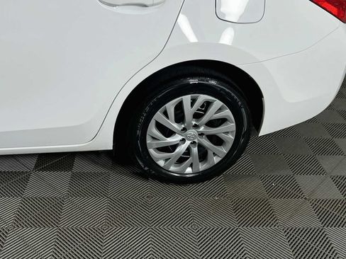 Used 2018 Toyota Corolla LE FWD image 30