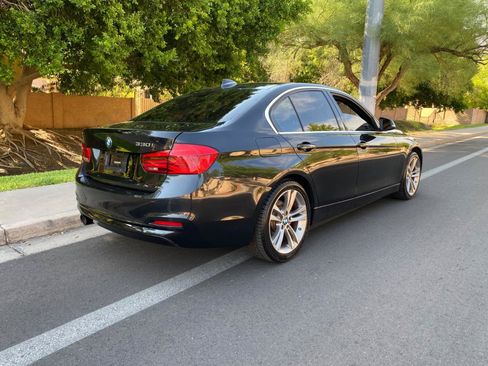 Used 2018 BMW 330i Sedan RWD image 3
