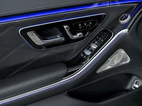 Used 2025 Mercedes-Benz S 63 AMG S image 17