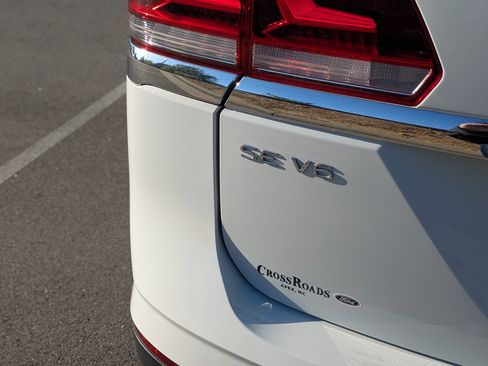 Used 2023 Volkswagen Atlas SE image 32