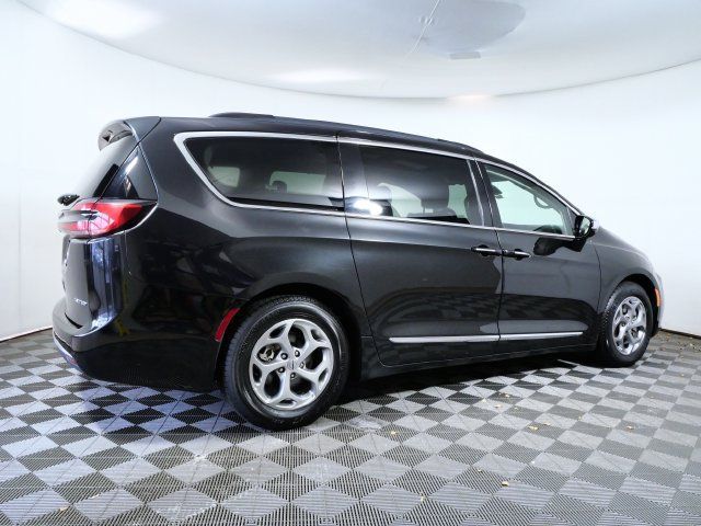 Used 2023 Chrysler Pacifica Limited FWD image 6